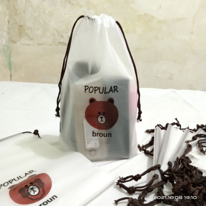 81. pouch serut popular broun 25x18