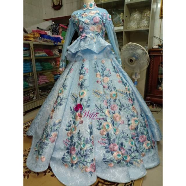 Gaun Belimbing Biru Muda