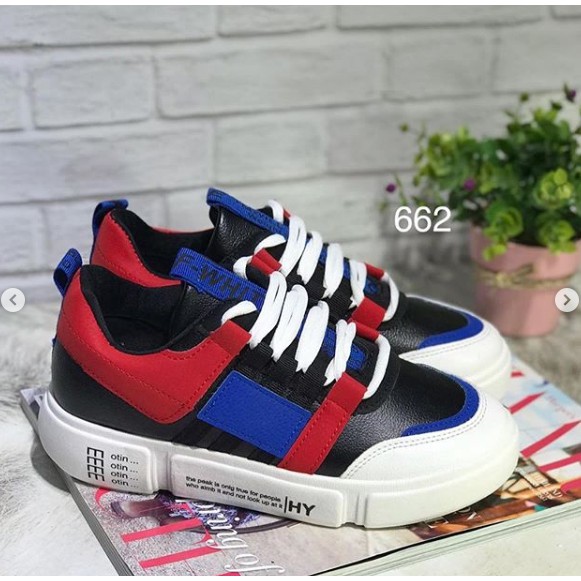 Sepatu Sneakers B662