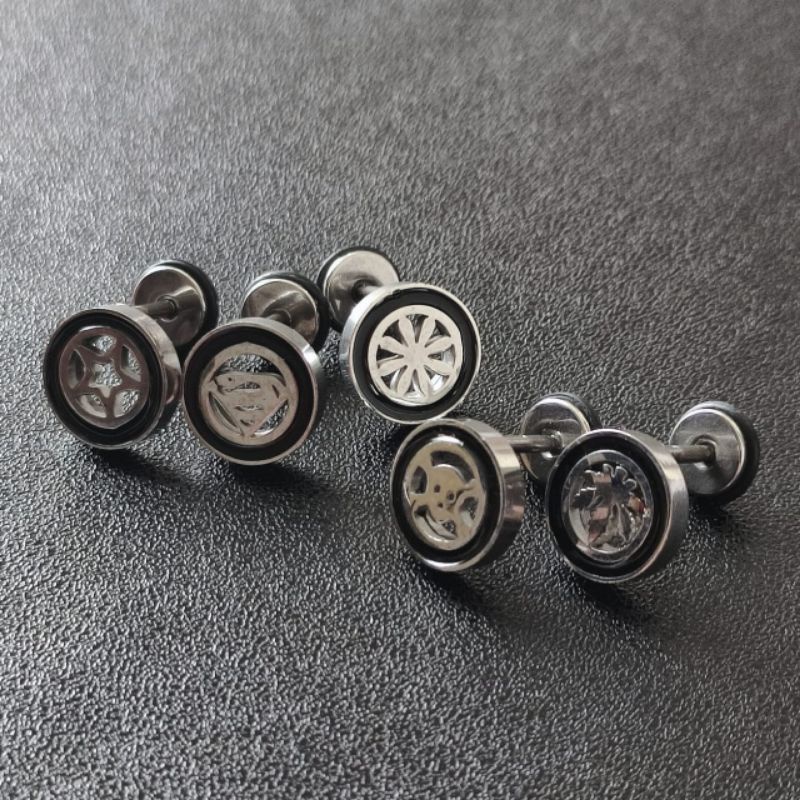 Satu Pasang Anting Roda Silver Titanium Pria dan Wanita