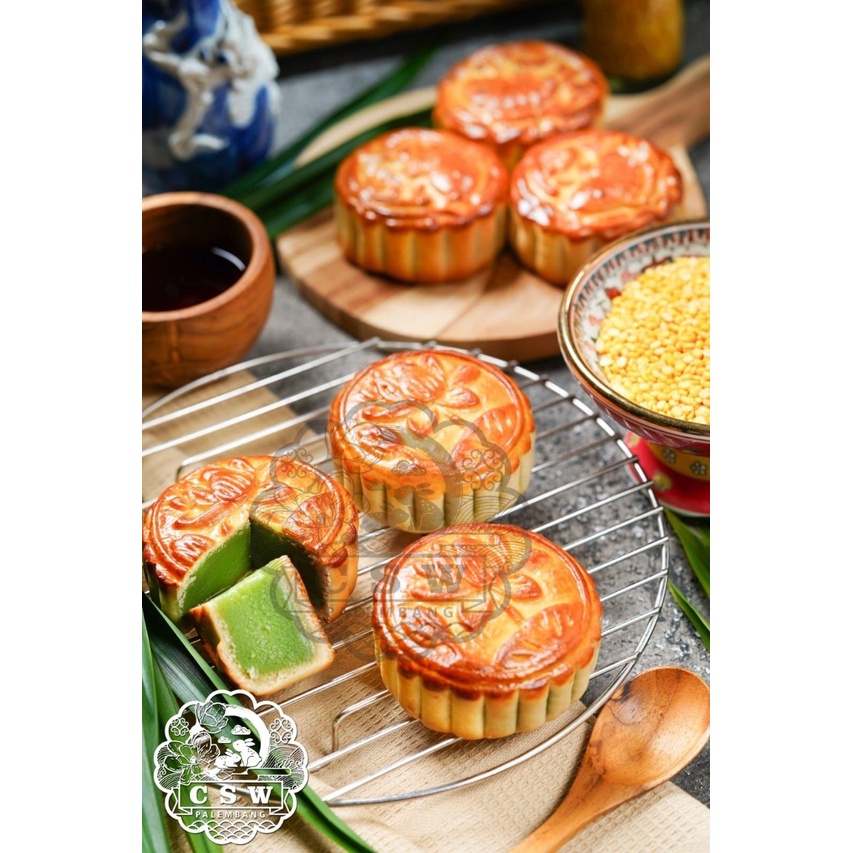 Kue Bulan CSW Palembang Rasa Tau Yung Pandan / Mooncake Tauyung Pandan Box isi 4