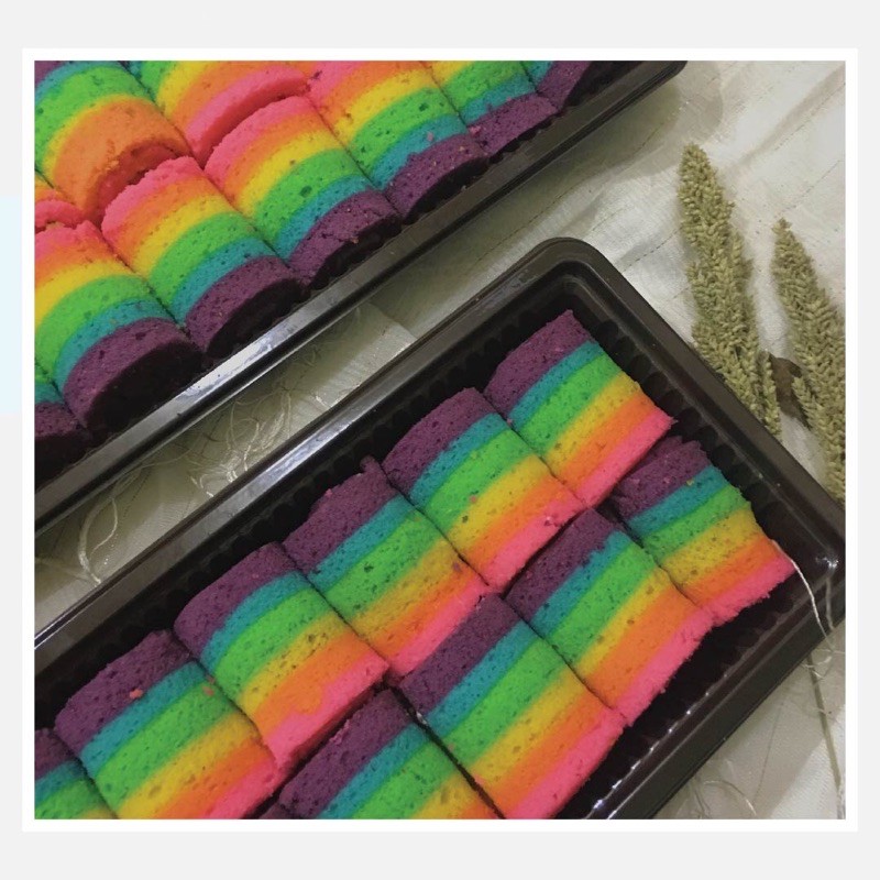 

Rainbow cake / Kue Pelangi