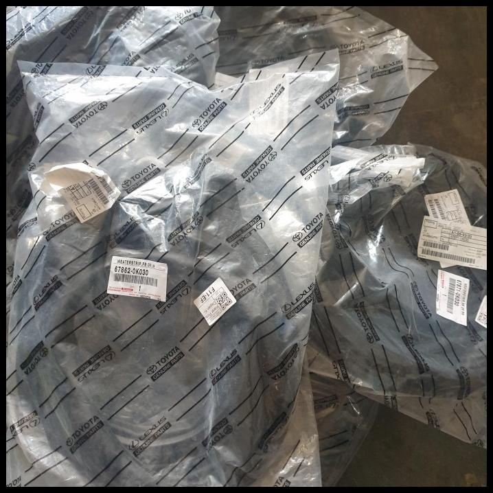 Karet Pintu WeatherStrip Toyota Innova 2004-2015 Original Satuan