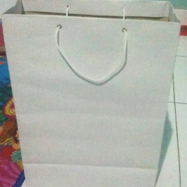 

Paperbag putih 27x8x30 cm