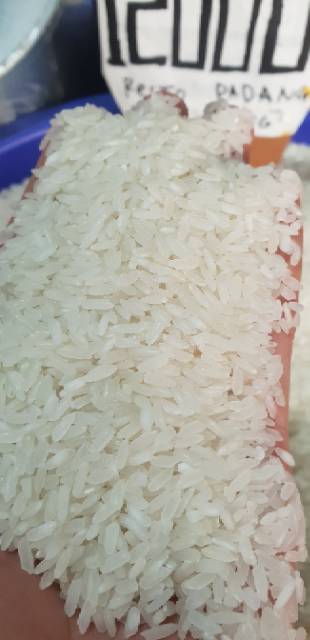 

Beras untuk Resto Padang Premium ( Pulen sedang ) 1 L / 1kg