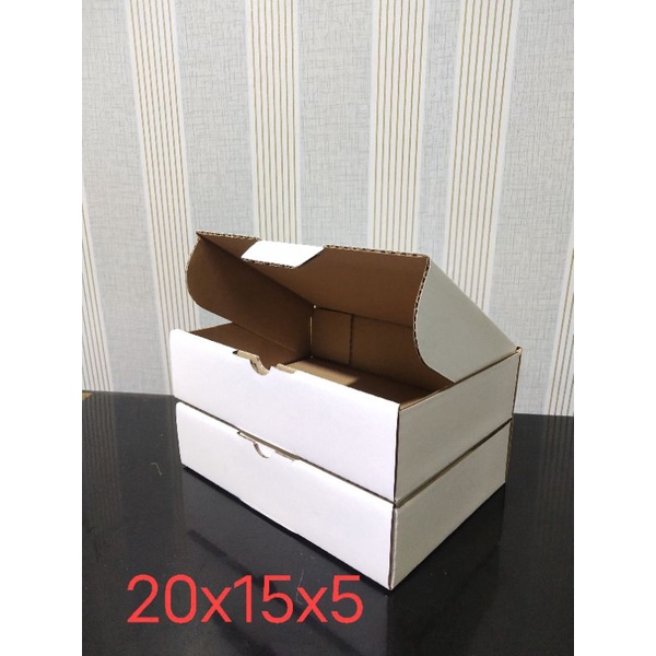 

kardus die cut PUTIH 20x15x5 kotak hampers/pizza