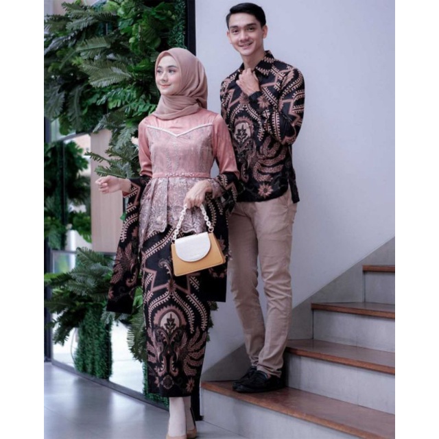Pusat Grosir Couple Kebaya Set Aleena Batik Hq Tulle Bordir Tebal Blouse Lapis Furing Roberto Cavali•batik Couple G0gM6jzU7BOxnVL