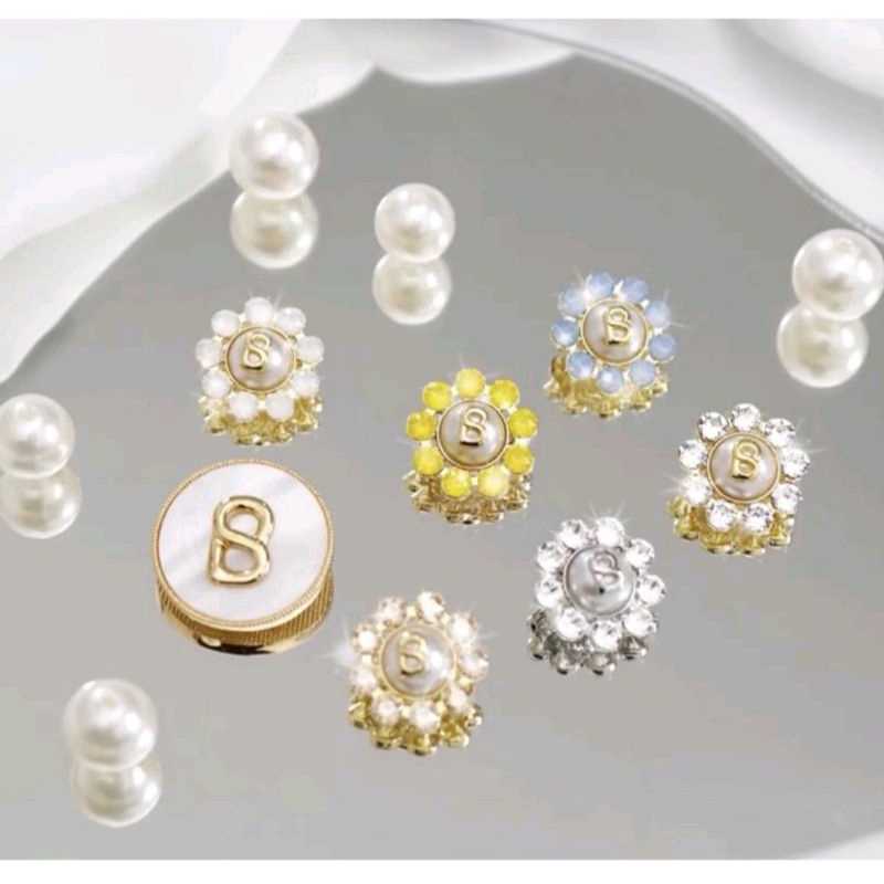 PETITE HANA WHITE SHELL BROOCH BUTTONSCARVES