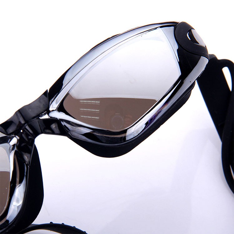 TaffSPORT Kacamata Renang dengan Penutup Telinga Anti Fog UV Protection Tidak Berembun dan Berkabut