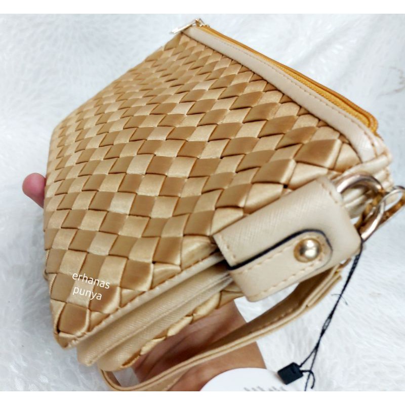 SELEMPANG WANITA/CLUTCH WEBE 107