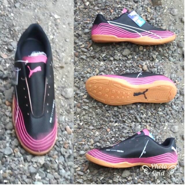 Sepatu futsal puma