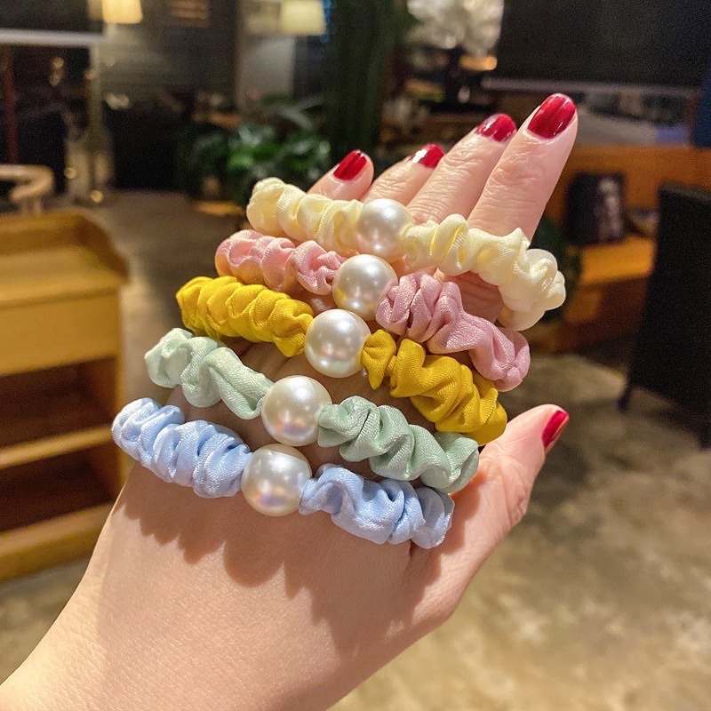 Scrunchie Mutiara / Scrunchie Korea / Ikat Rambut Mutiara / Ikat Rambut Korea