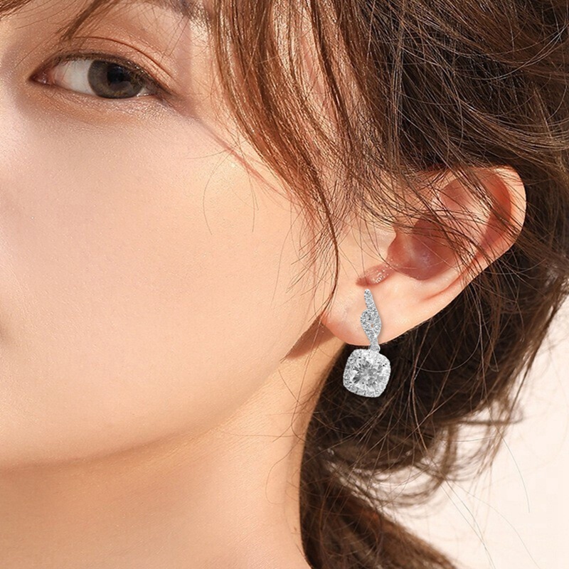 Fancyqube Anting Stud Tindik Bentuk Hati Cubic Zirconia Aaa Untuk Wanita