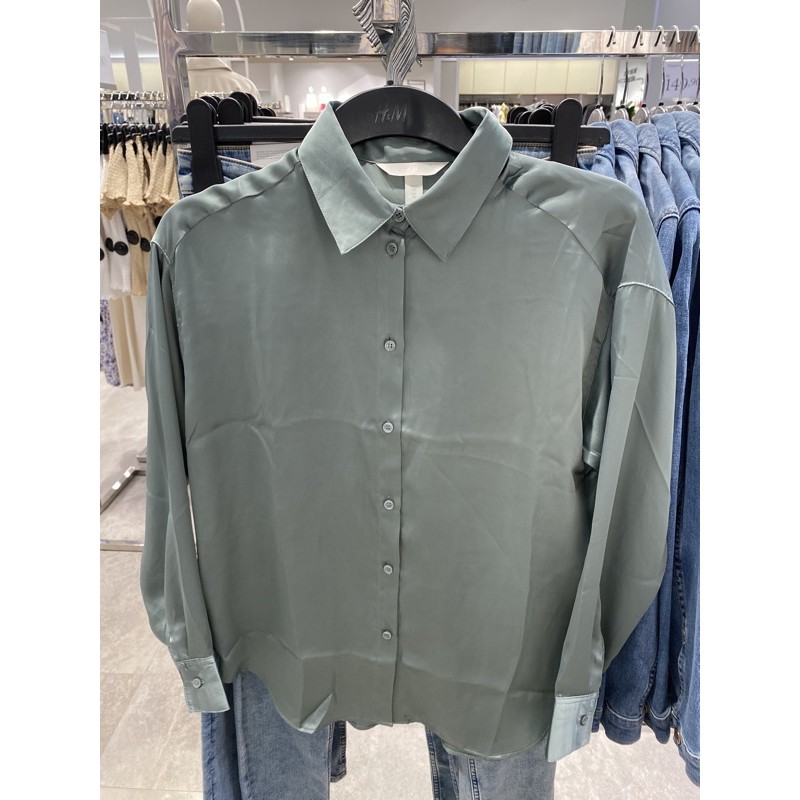 kemeja satin H&M