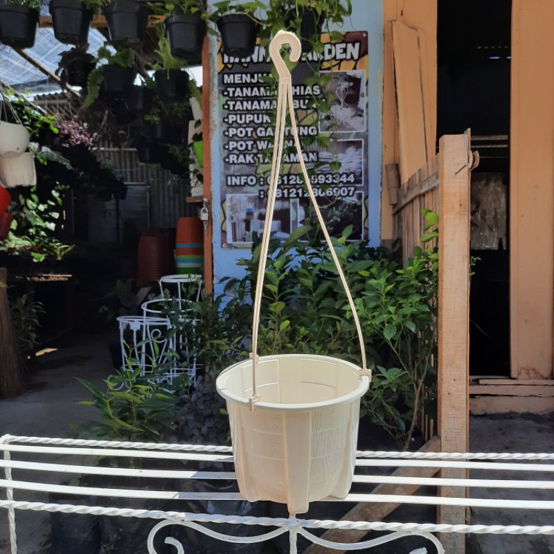 Pot Gantung Motif Kayu