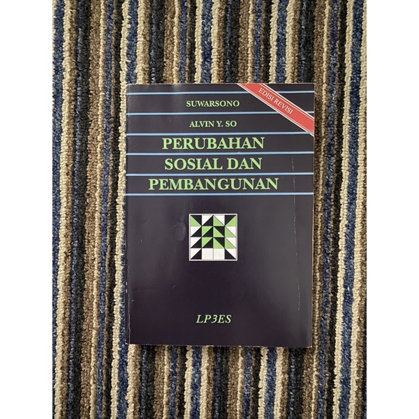 

Buku Perubahan Sosial dan Pembangunan oleh Suwarsono dan Alvin Y. So