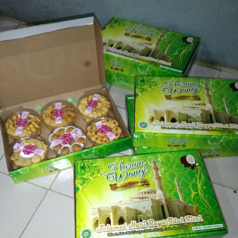 

Kue Kering edisi Lebaran. isi 6 toples dan 6 varian.