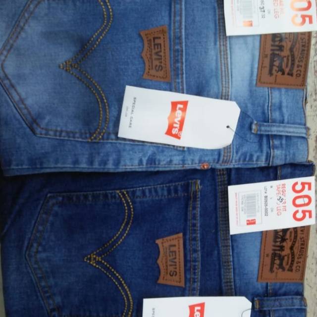 Celana Jeans Slim Fit Pria