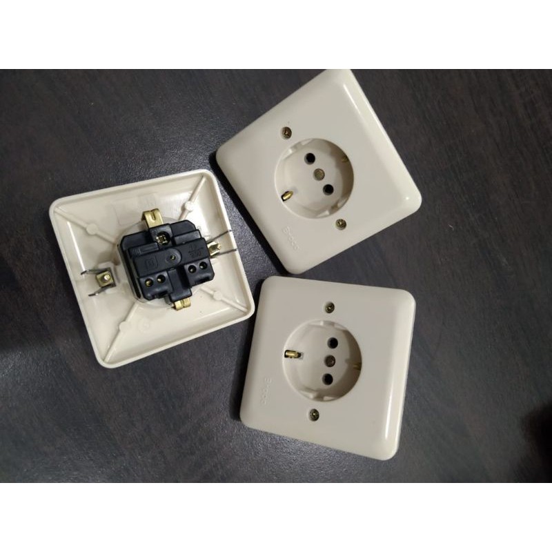 Stop kontak ib broco 5511U/stop kontak tanam/stop kontak inbow broco kota pontianak