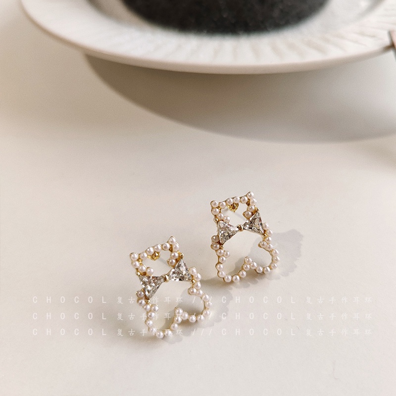 Beruang telinga studs 2020 baru high-grade halus dan sederhana zircon mutiara anting-anting anggun d