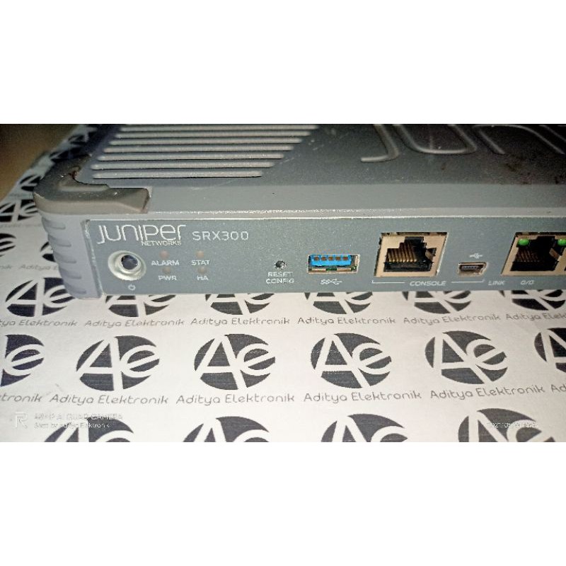 Juniper SRX300 Bekas Normal