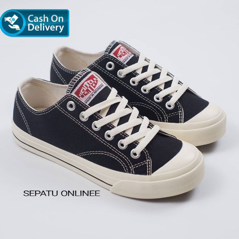 Sepatu Ventela Public Low Black Natural-BASIC BN +Socks