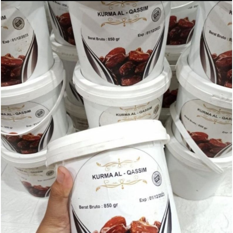 

Kurma Al Qassim 850 gr Kurma Murah Ember