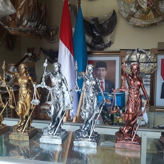 Jual Patung Dewi Keadilan Hukum 30 Cm | Shopee Indonesia