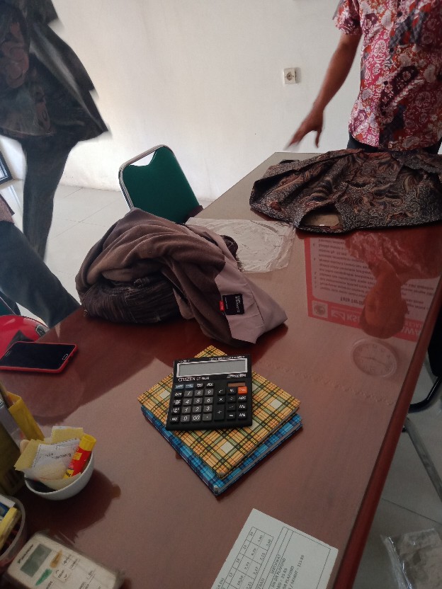 Batik Kahuripan Kemeja Batik Pria Lengan Panjang Motif Ulir V/atasan Pria Lengan Panjang Casual