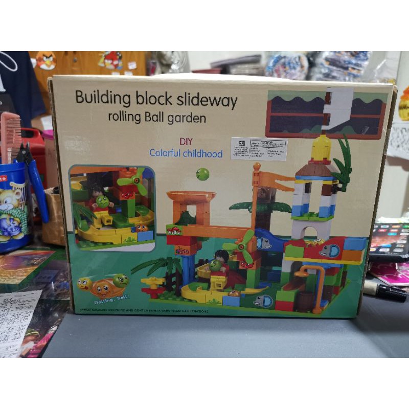 Mainan edukasi Building Block Slideway rolling ball garden