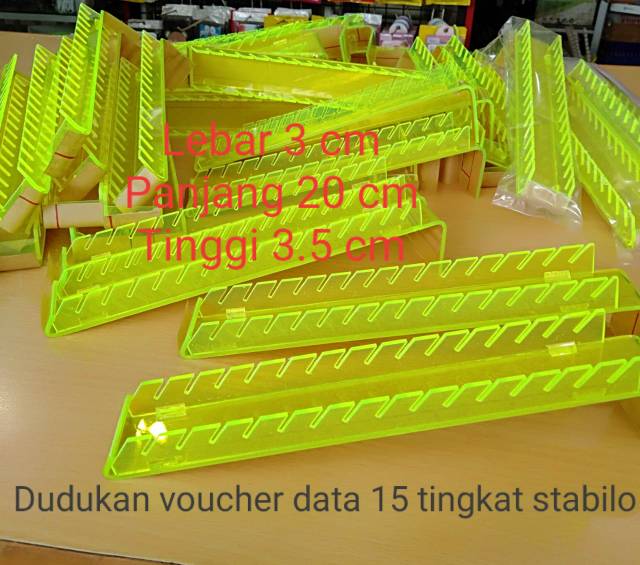 Dudukan pajangan kartu / voucher kecil stabilo