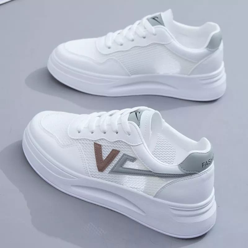 Sepatu Sneakers Wanita Korea MK40