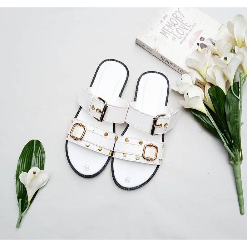 MIKAYLA SANDAL FLATS WANITA HITAM