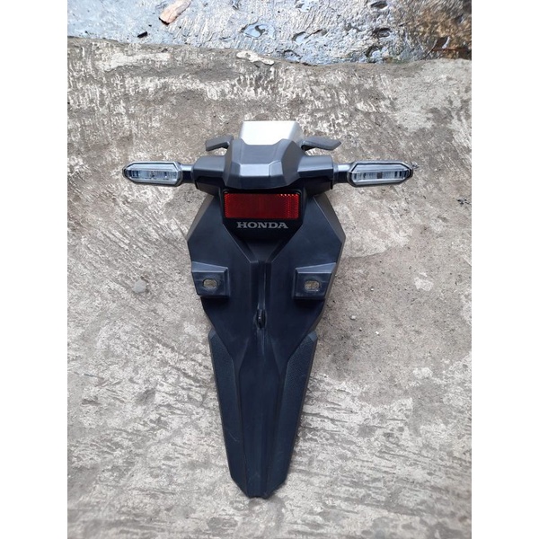 Spakbor belakang set lampu sein Vario 125 Led Vario 150 new Led original copotan sepakbor slebor bel