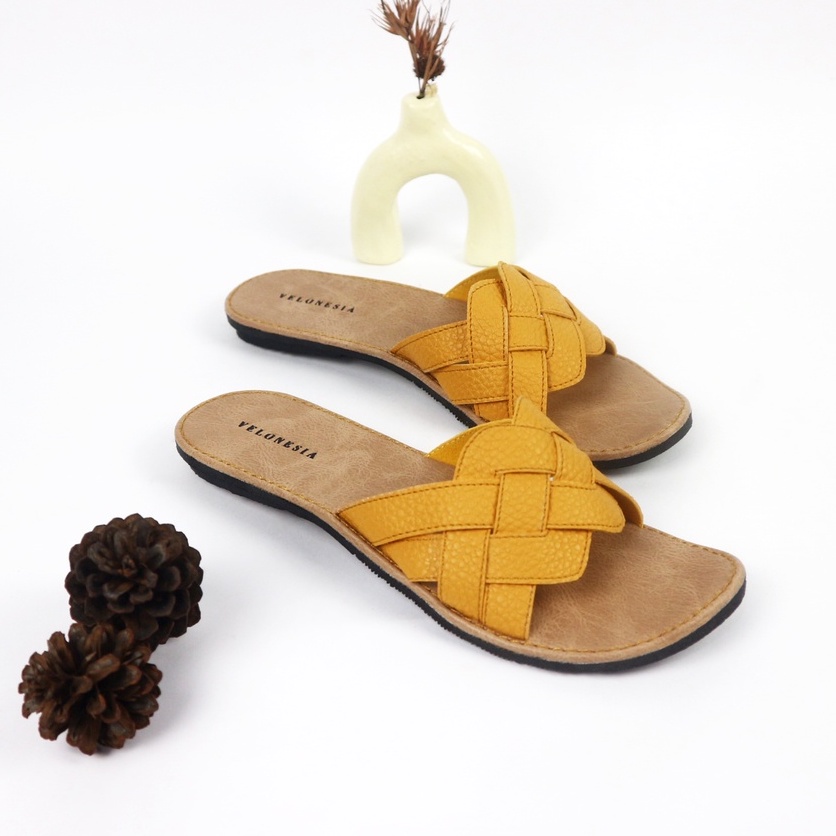 Sandal Wanita Flat Sandal Flip Flop Kulit Sintetis Sandal Papirut Sol Karet Anti Licin Velonesia - Nastya