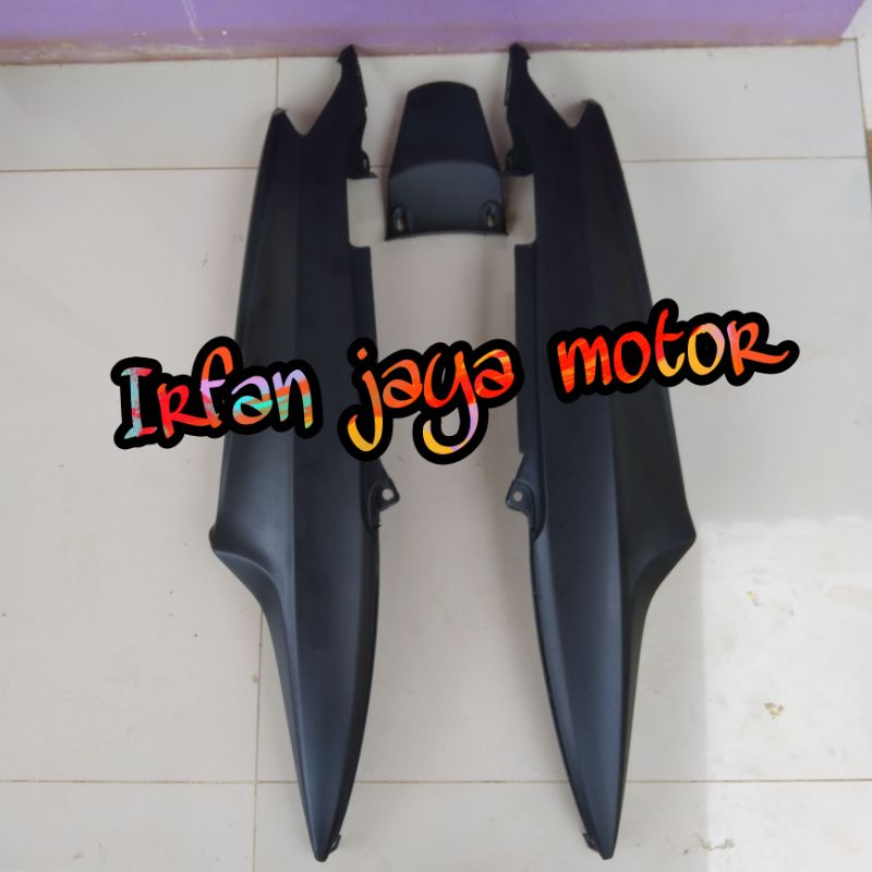 Cover body belakang Yamaha Mio Smile Mio Sporty hitam doff