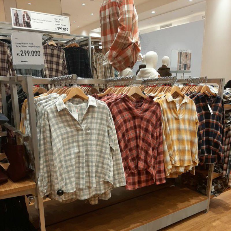uniqlo kemeja flanel kotak kerah skipper