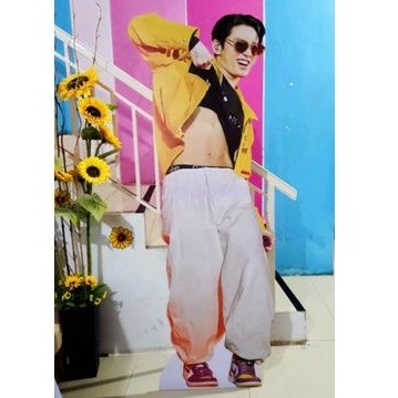 Stand figure real size Paket B (Impraboard tipis) jungkook by Korean Shop Crb