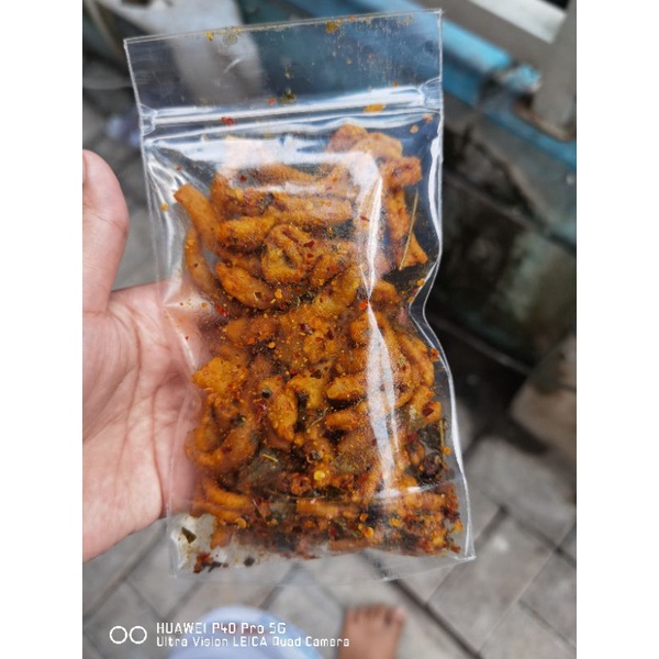 

Kripik usus pedas daun jeruk 70gr kripik usus krispi crispy kriuk cikruh pedas jeruk