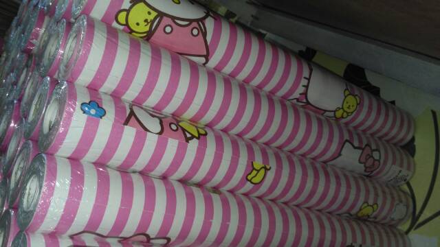 WALLPAPER STICKER HELLO KITTY GARIS PINK 45 CM X 9 METER