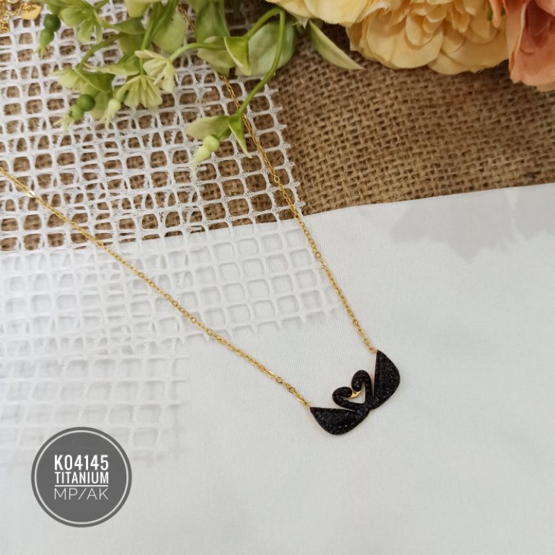 Kalung Titanium Swan Angsa Zircon Hitam K04146