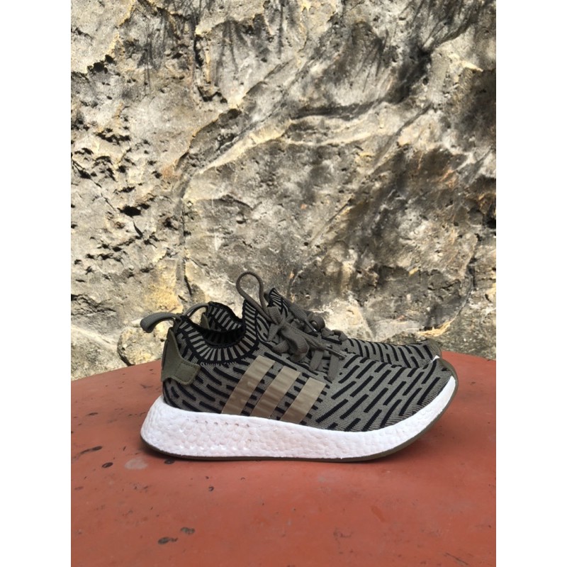 adidas NMD R2