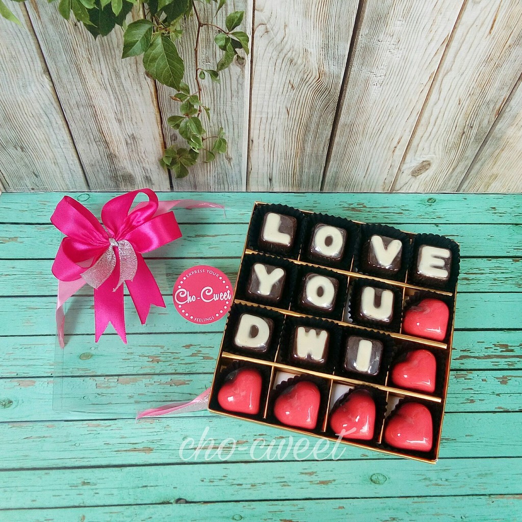 COKLAT VALENTINE BOX ISI 16 BISA CUSTOM TULISAN  DAN DESAIN  