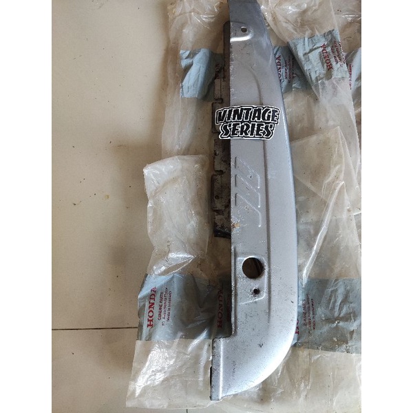Honda astrea Grand Gn5 katengkas astrea grand abu abu original tutup rantai Astrea Grand legenda ori