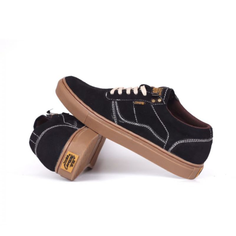 Sepatu Lokal Shoes Local Pride Kulit Cevany Gordon Low Cut Black Gum