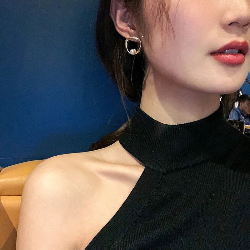 Anting Mutiara Matte Bentuk Geometris Tidak Teratur Bahan Logam Gaya Korea