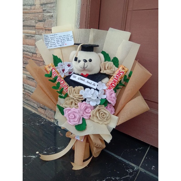 BUKET WISUDA KARAKTER TEDDY BEAR PLUS COKLAT