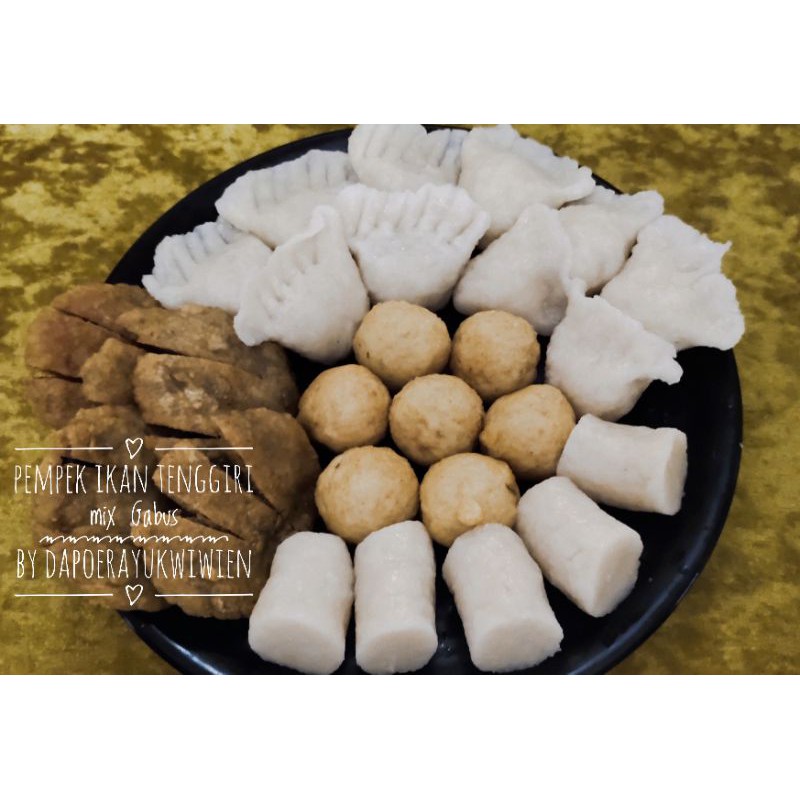 

pempek Ikan Tenggiri mix gabus ( 28 pcs )