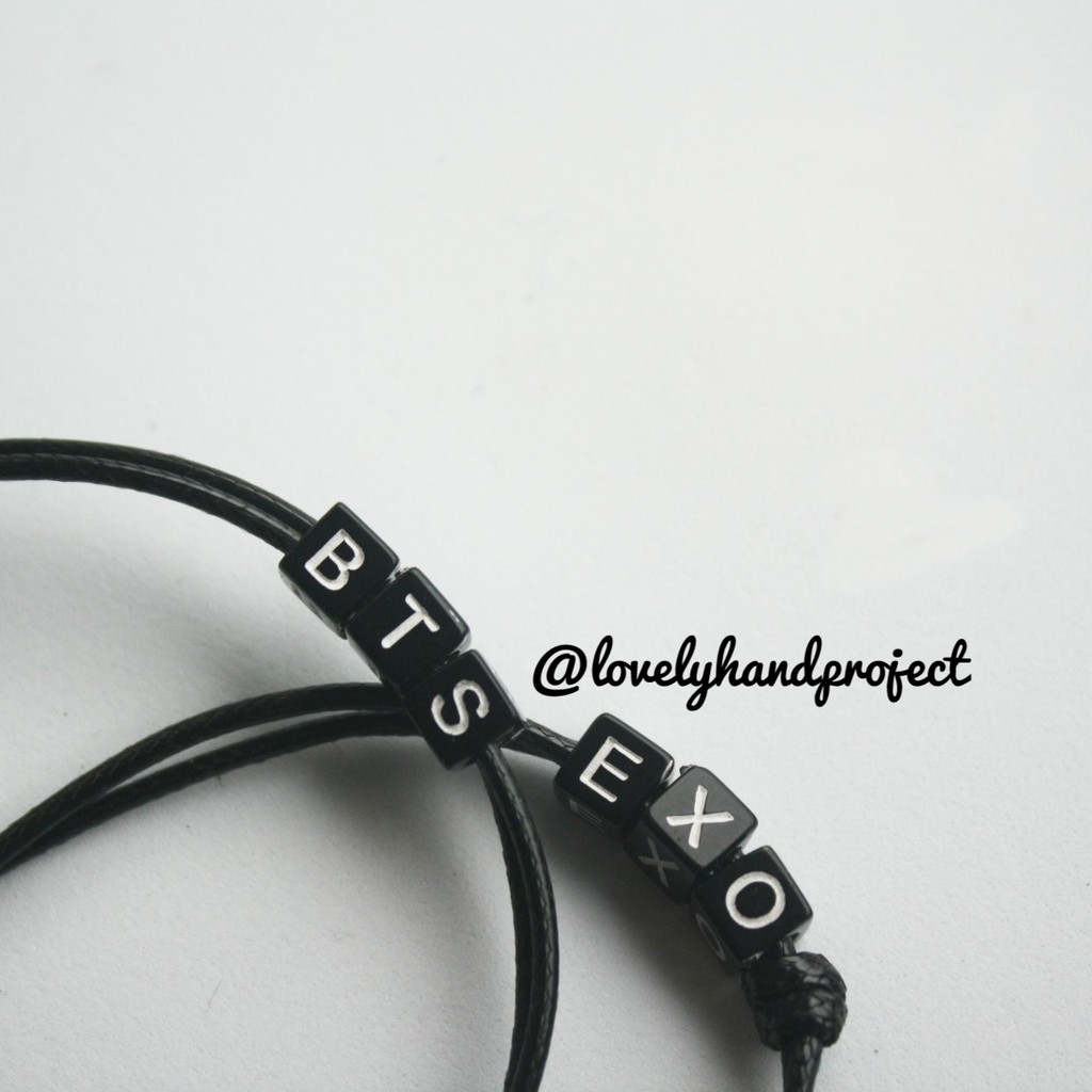 Gelang Huruf Custom Inisial Nama dan Angka Tali Kulit Korea Waterproof &amp; tali satin kotak hitam (1pcs)