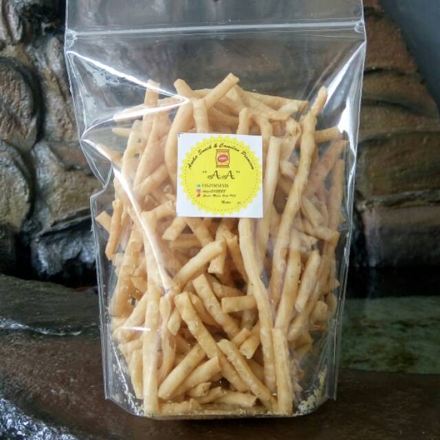 

Stik bawang crunchy.. Ukuran pouch 200gr dan 250gr